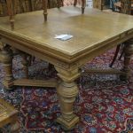 426 4286 DINING TABLE